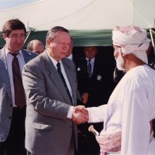С министром внешнеэкономических связей России О.Д. Давыдовым; Ирак, 1995 г.