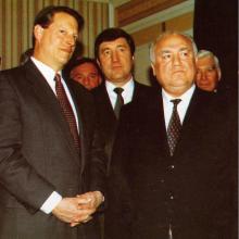 Во время работы комиссии Гор — Черномырдин; 1998 г.